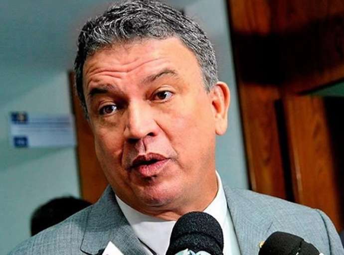 Senador Petecão está com Covid-19